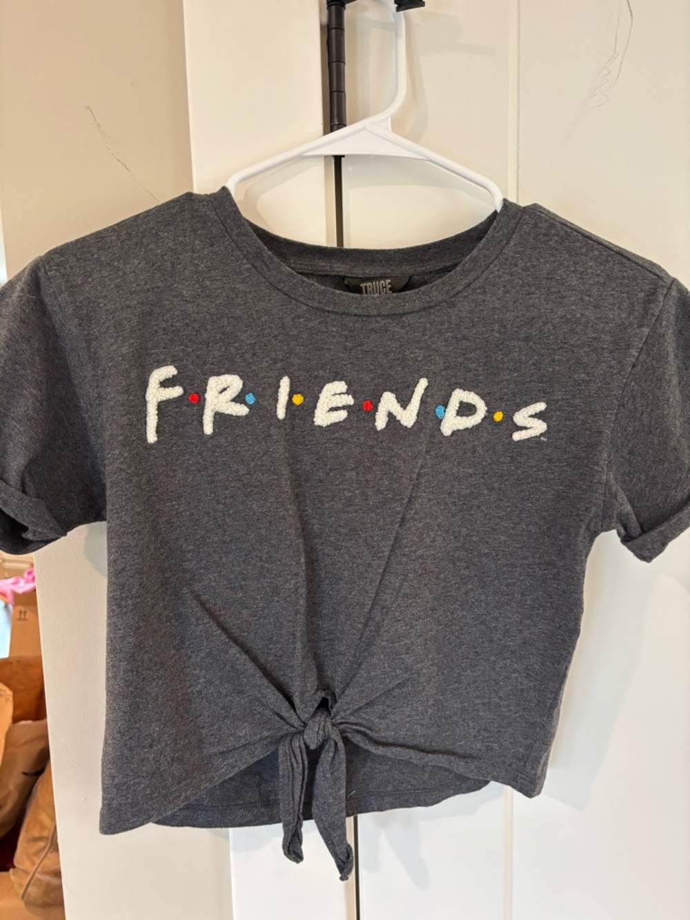 Kids Gray 'FRIENDS' Tie-Front Short Sleeve Cropped Tee